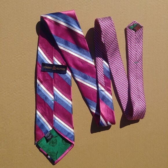 Tommy Hilfiger 100% silk made in USA striped tie magenta blue white - Picture 1 of 8